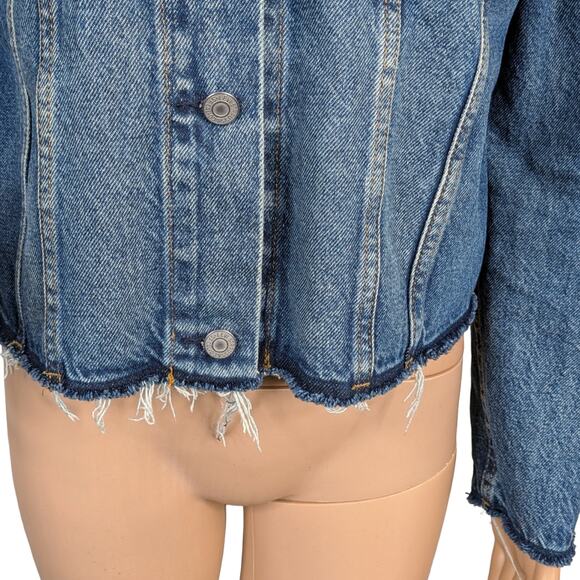 Levi's Medium Wash Altered Trucker Cut Off Raw Hem Collarless Denim Jacket SZ M - Picture 4 of 10